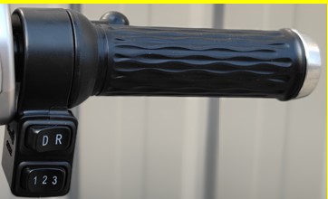 BN009_throttle and grip